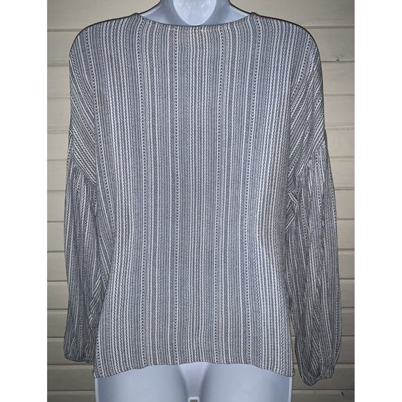 Everly Sz SMALL Arrow Tie Front Top L/S Pullover Shirt Blue White Stripe EUC - Picture 7 of 9